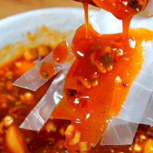 bánh tráng sa tế cay nồng đậm vị