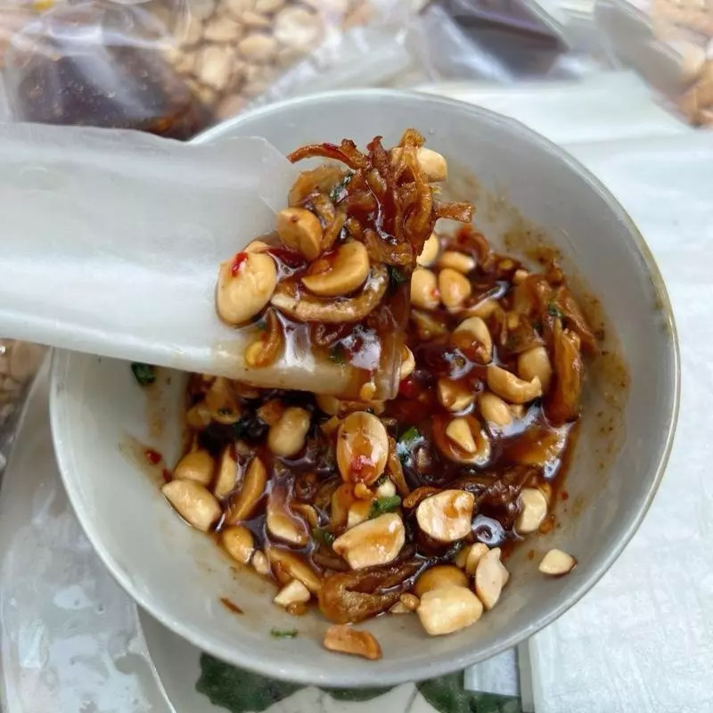 bánh tráng me chua cay BMT